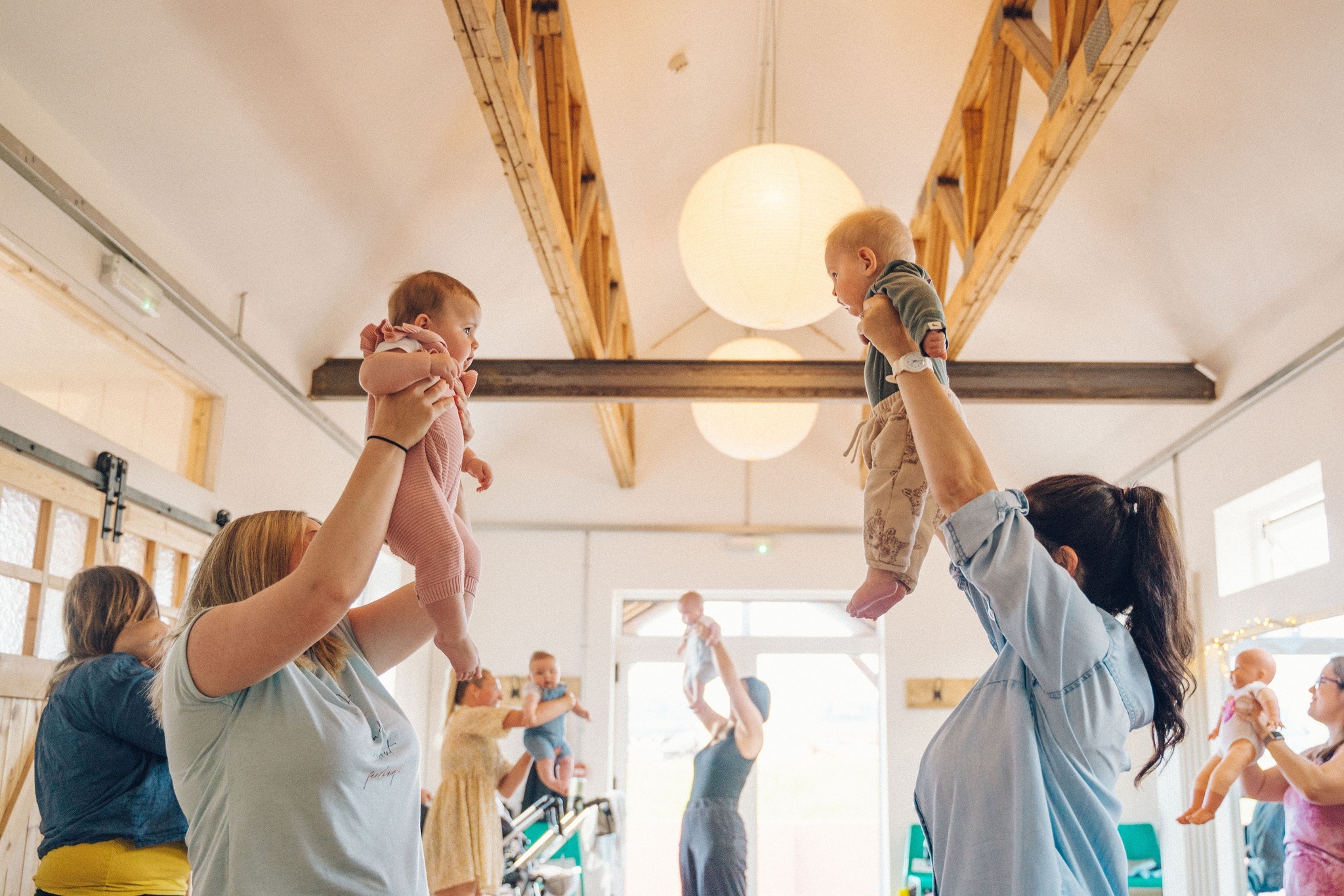 Iogis Bach: First Steps - Yoga for Babies
