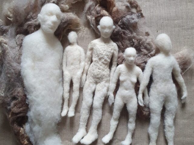 Gweithdy Ffeltio Gwlân i Oedolion efo Deanne Doddington Mizen