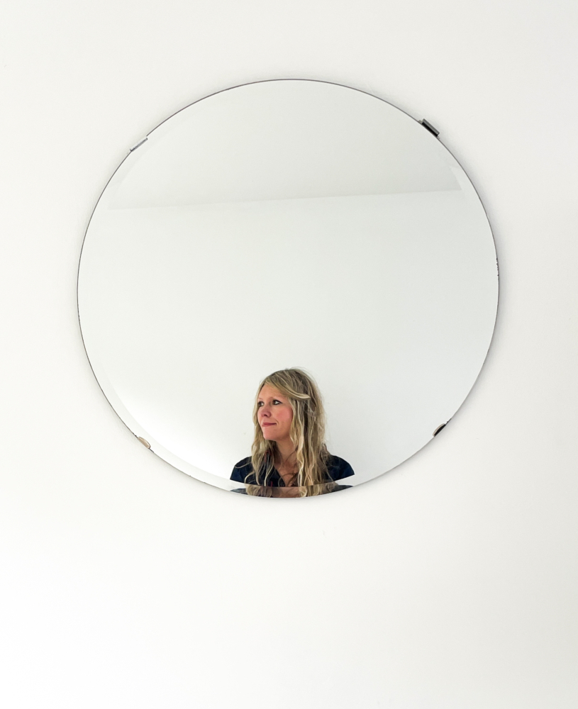 Sgwrs Artist: Angela Davies